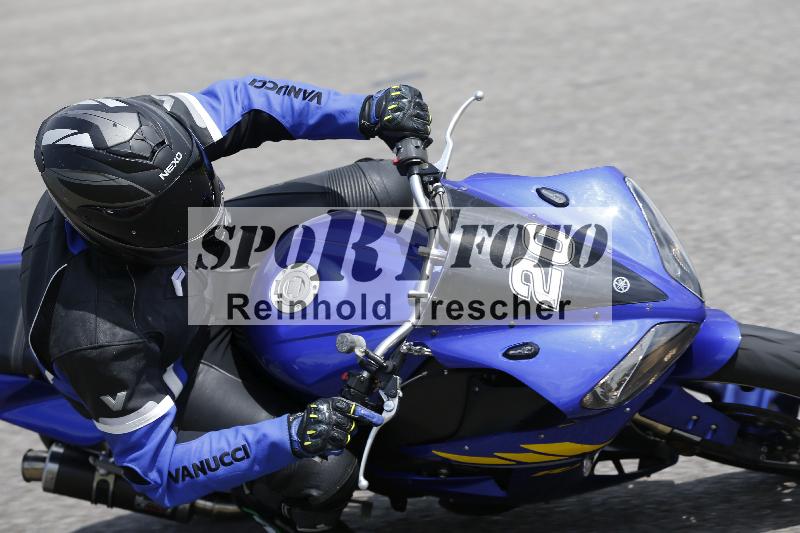 /Archiv-2024/29 12.06.2024 MOTO.CH Track Day ADR/Gruppe blau/20